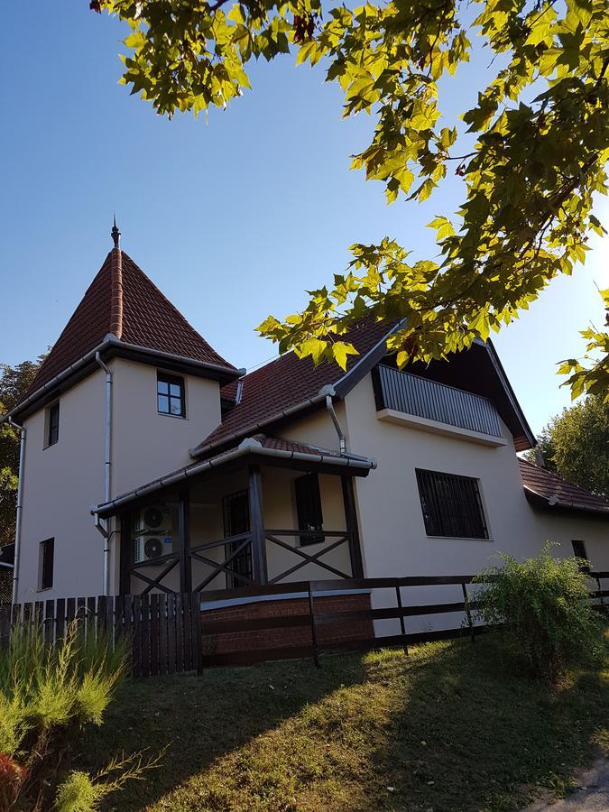 Hotel To Uti Vendeghaz Mezotur Exteriér fotografie