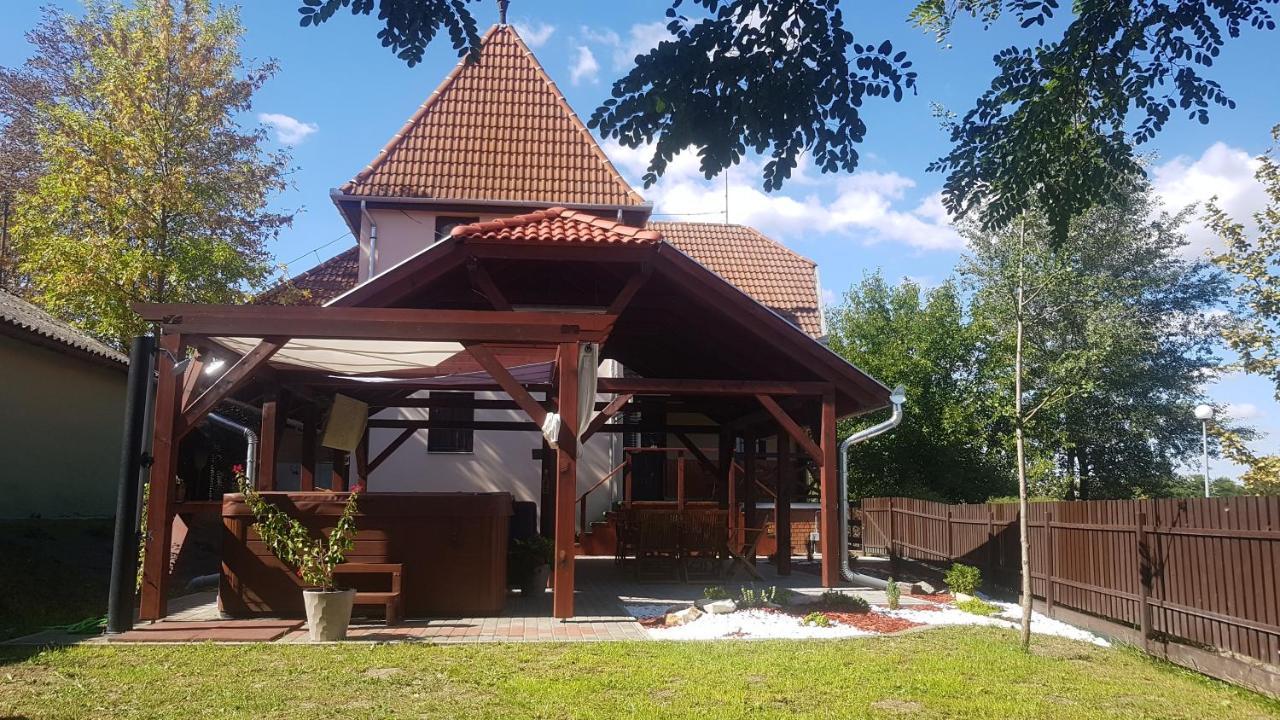 Hotel To Uti Vendeghaz Mezotur Exteriér fotografie