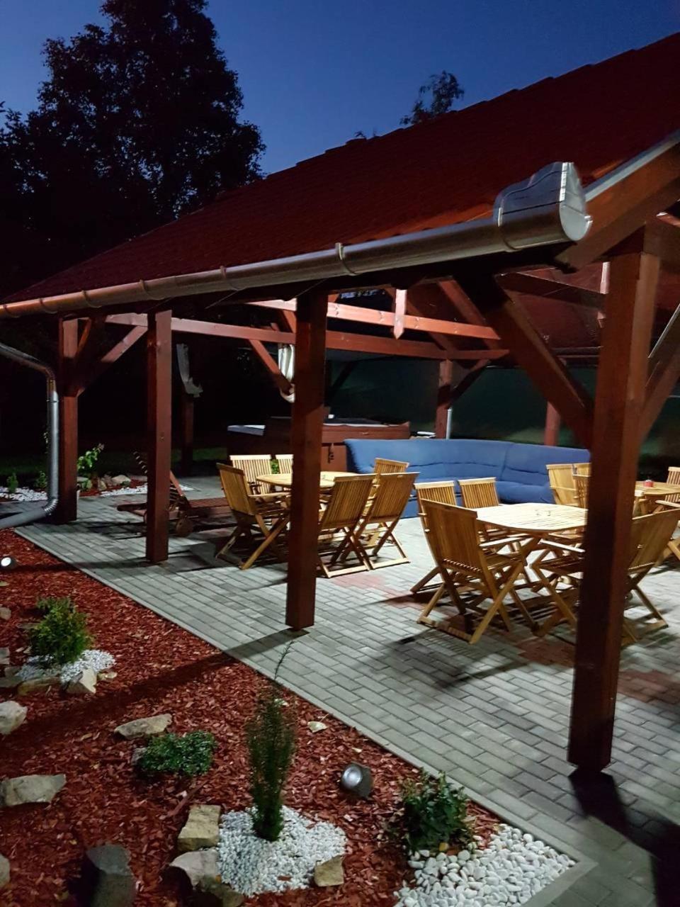 Hotel To Uti Vendeghaz Mezotur Exteriér fotografie